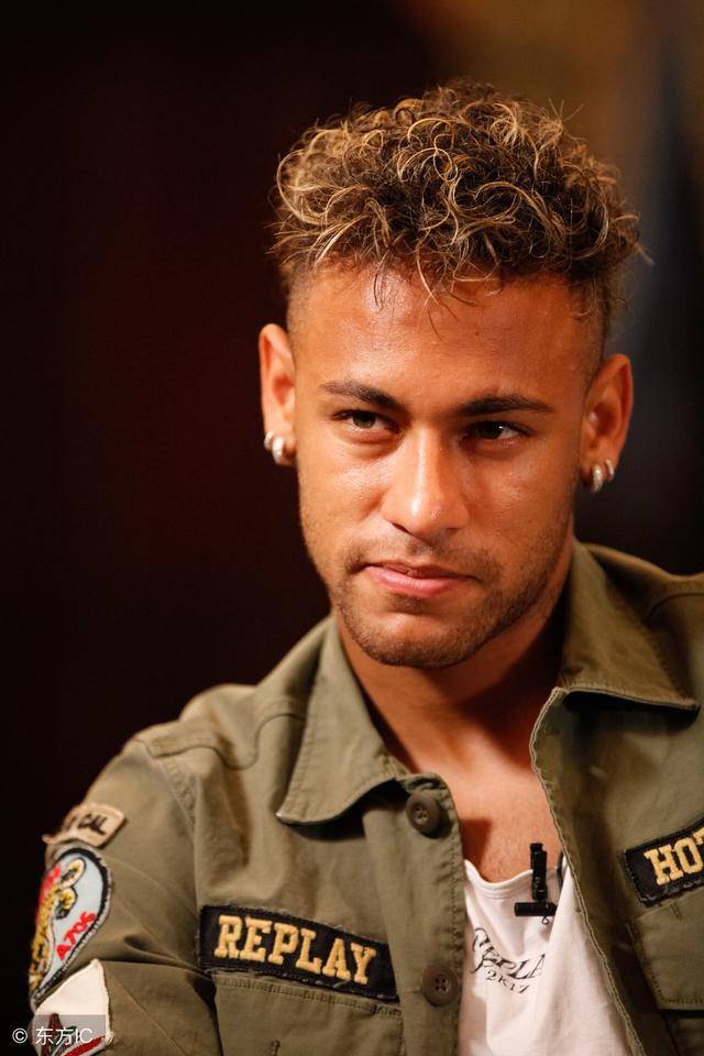 他早在效力 他早在效力