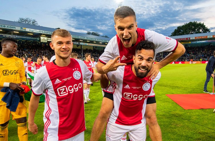 团队配合的 团队配合的