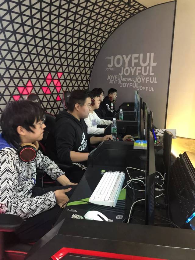 技战结合 技战结合